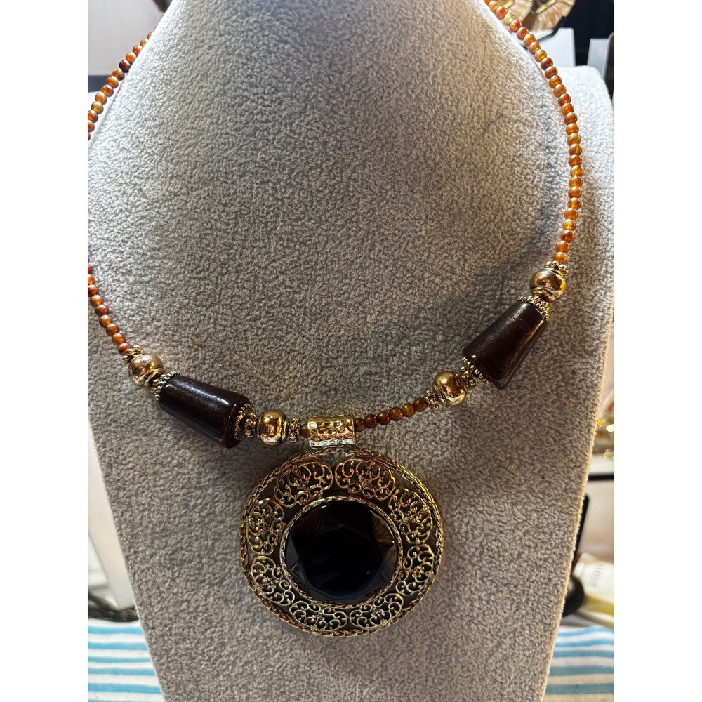#2. Stunning Vintage-Inspired Filigree Pendant Necklace